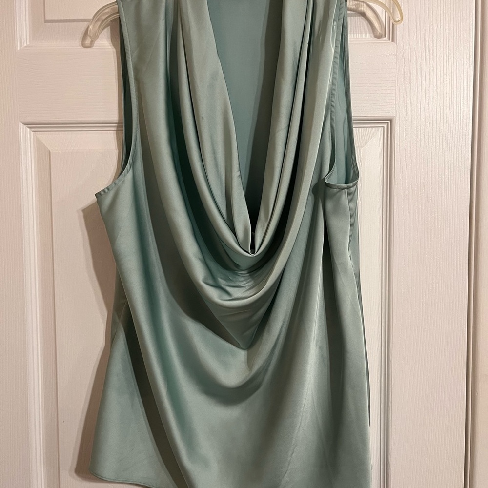 Elegant Sleeveless Top in Soft Green
